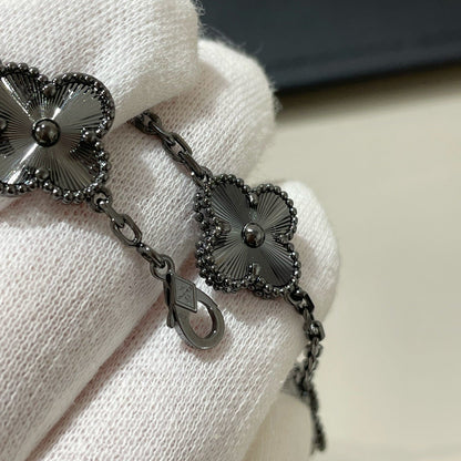 [Grace Jewelry]CLOVER 5 MOTIF BLACK BRACELET