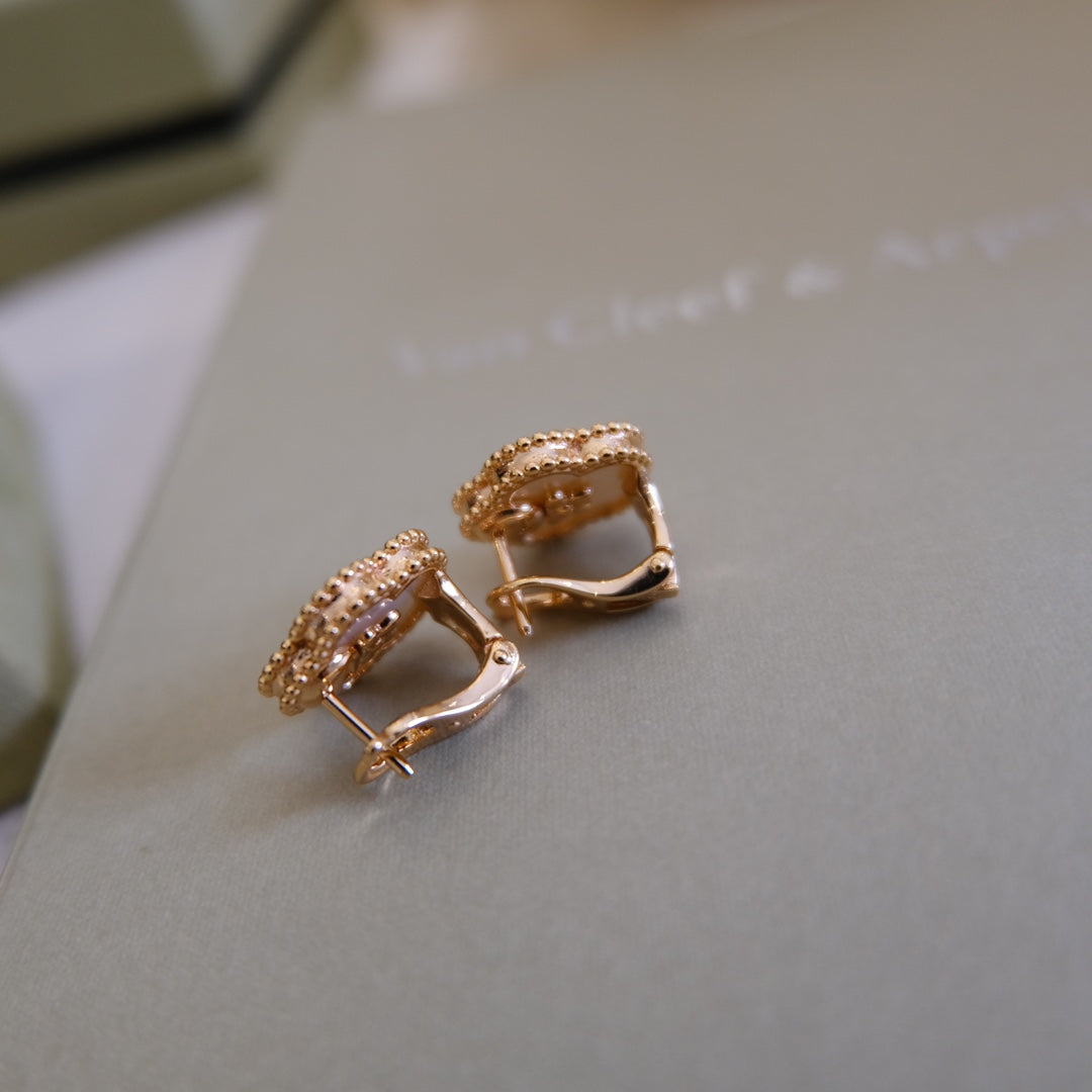 [Grace Jewelry]LUCKY PINK GOLD WHITE MOP EARRINGS