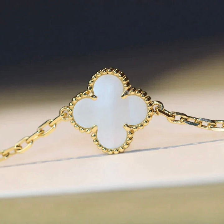 [Grace Jewelry]CLOVER 20 MOTIFS WHITE MOP NECKLACE