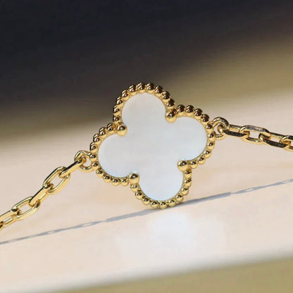 [Grace Jewelry]CLOVER 20 MOTIFS WHITE MOP NECKLACE