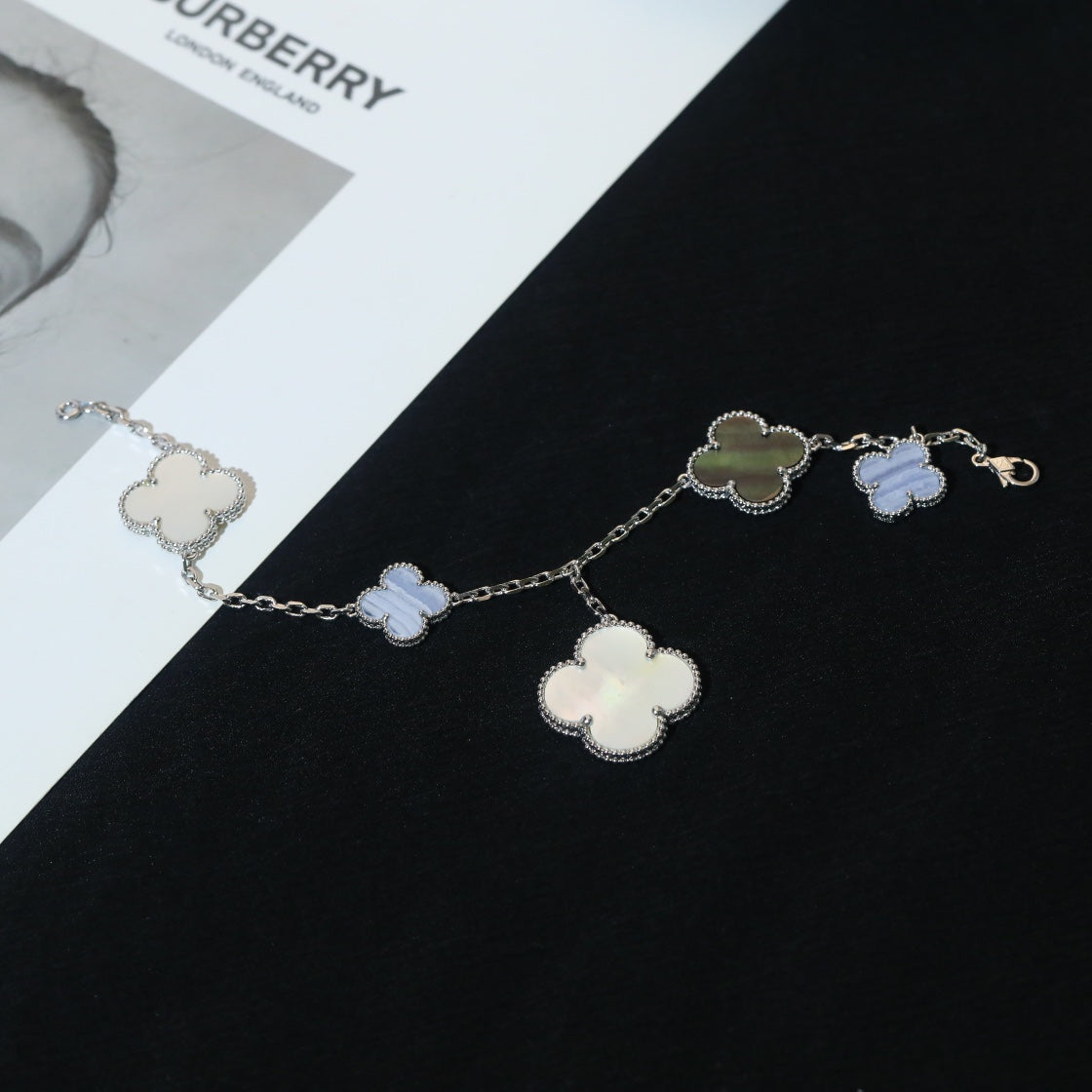 [Grace Jewelry]CLOVER BRACELET 5 MOTIFS MOP CHALCEDONY SILVER