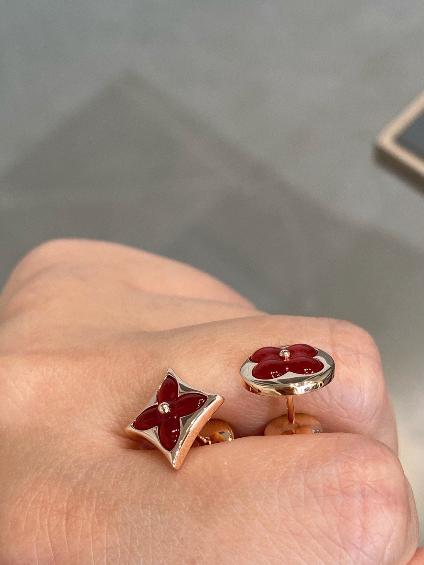 [Grace Jewelry]STAR AND SUN PINK GOLD CARNELIAN STUD EARRINGS