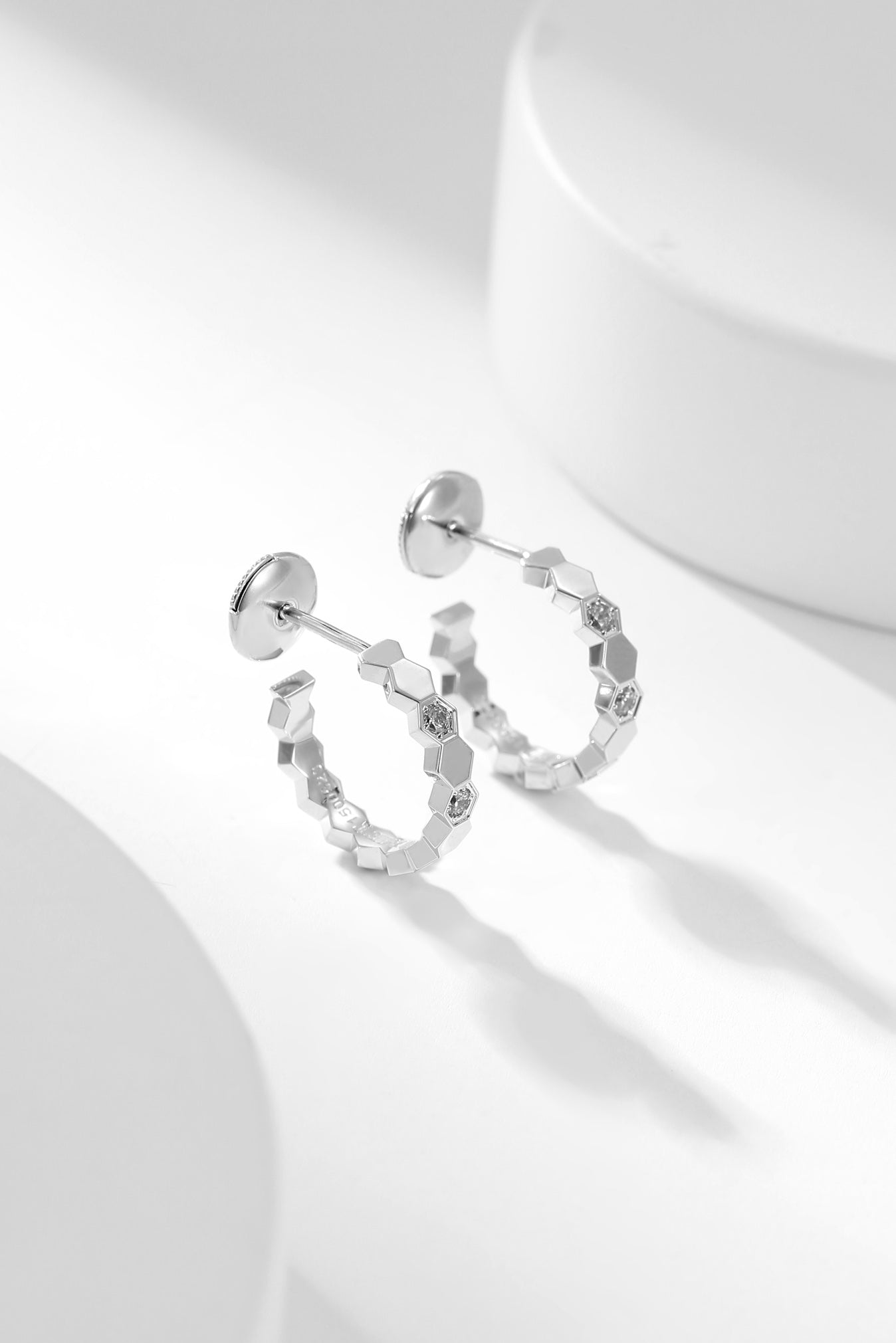 [Grace Jewelry]BEE LOVE DIAMOND HOOP EARRINGS