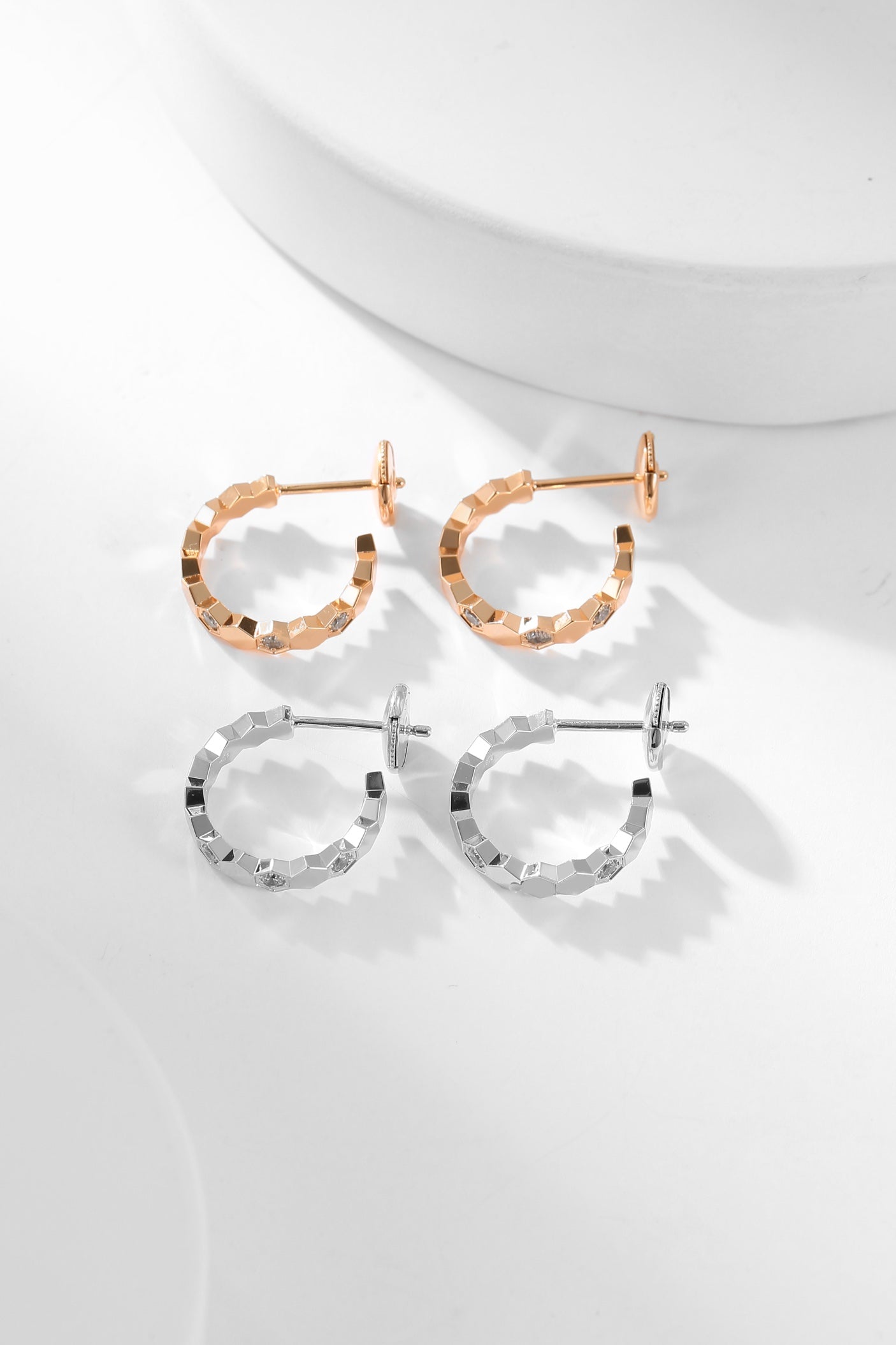 [Grace Jewelry]BEE LOVE DIAMOND HOOP EARRINGS