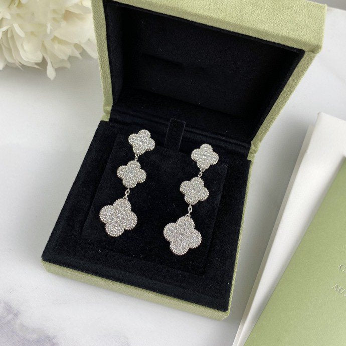 [Grace Jewelry]CLOVER 3 MOTIF DIAMOND SILVER DROP EARRINGS