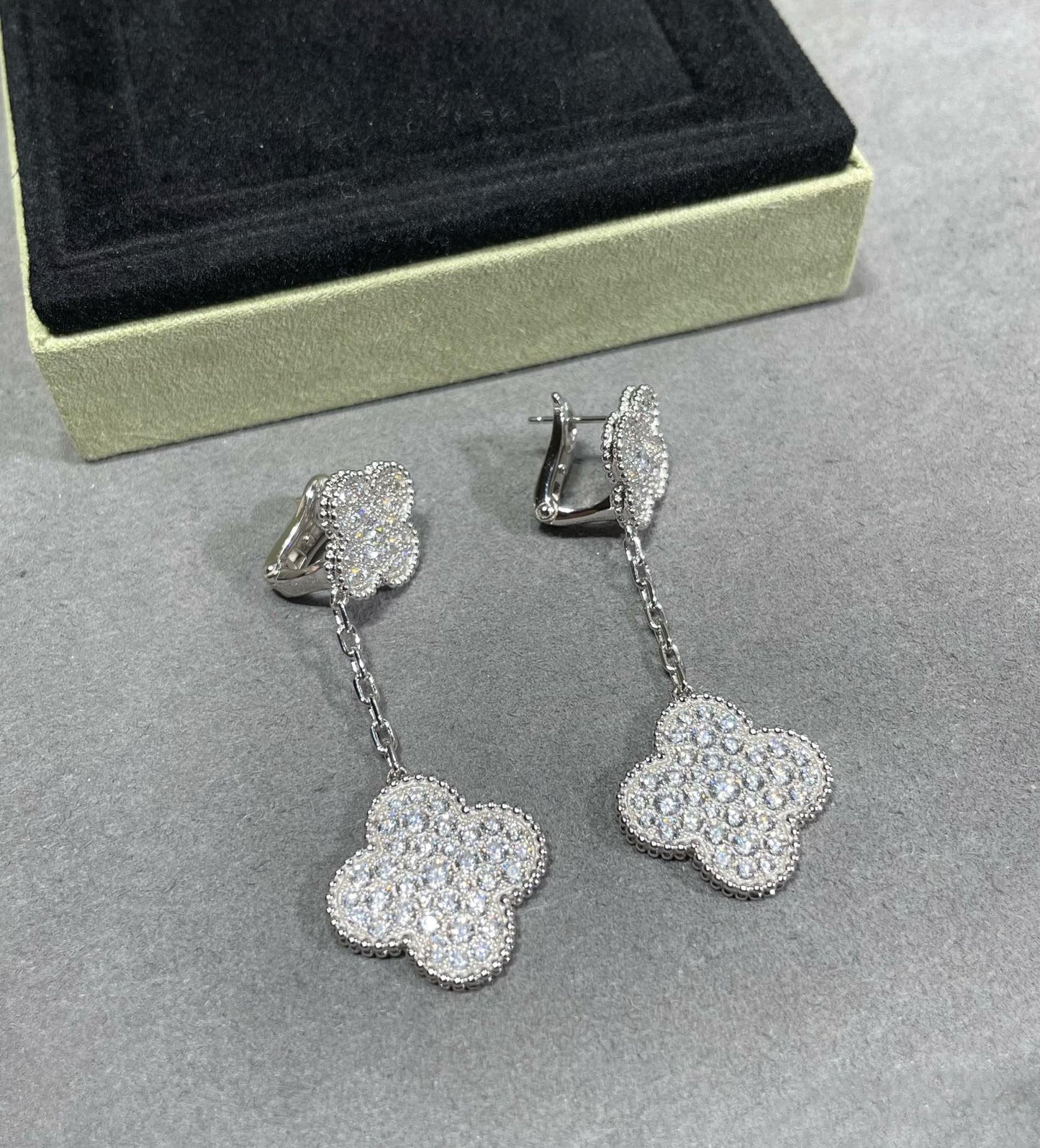 [Grace Jewelry]CLOVER 2 MOTIFS DIAMOND PAVED SILVER EARRINGS