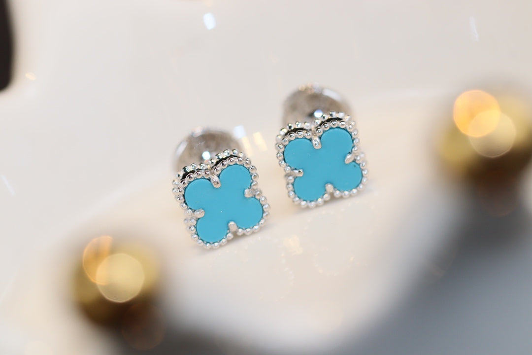 [Grace Jewelry]CLOVER MINI TURQUOISE SILVER STUD EARRINGS