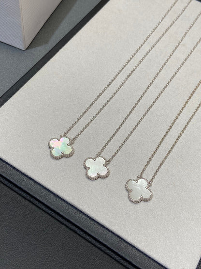 [Grace Jewelry]CLOVER MEDIUM SILVER WHITE MOP NECKLACE