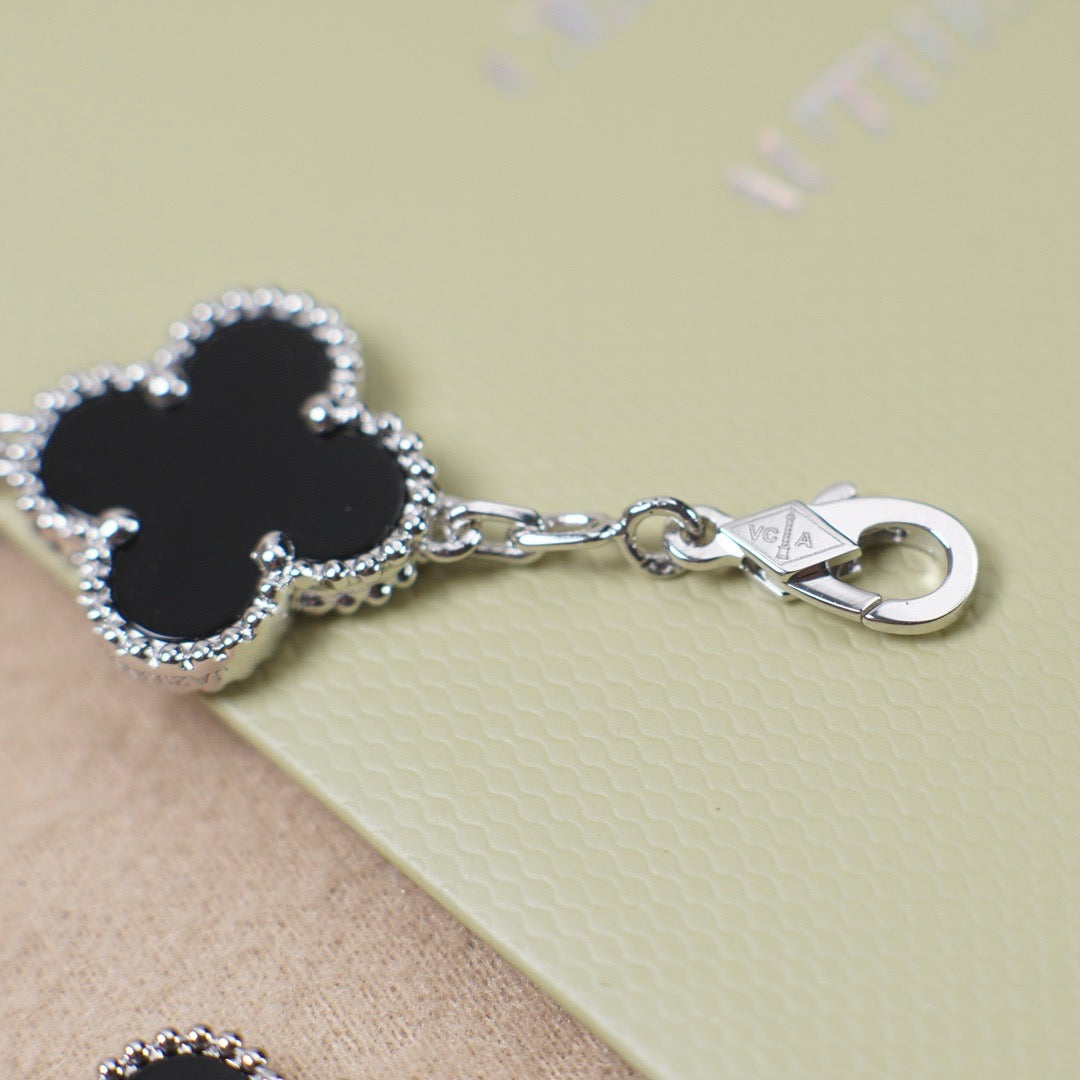 [Grace Jewelry]CLOVER 5 MOTIF ONYXS  BRACELET SILVER