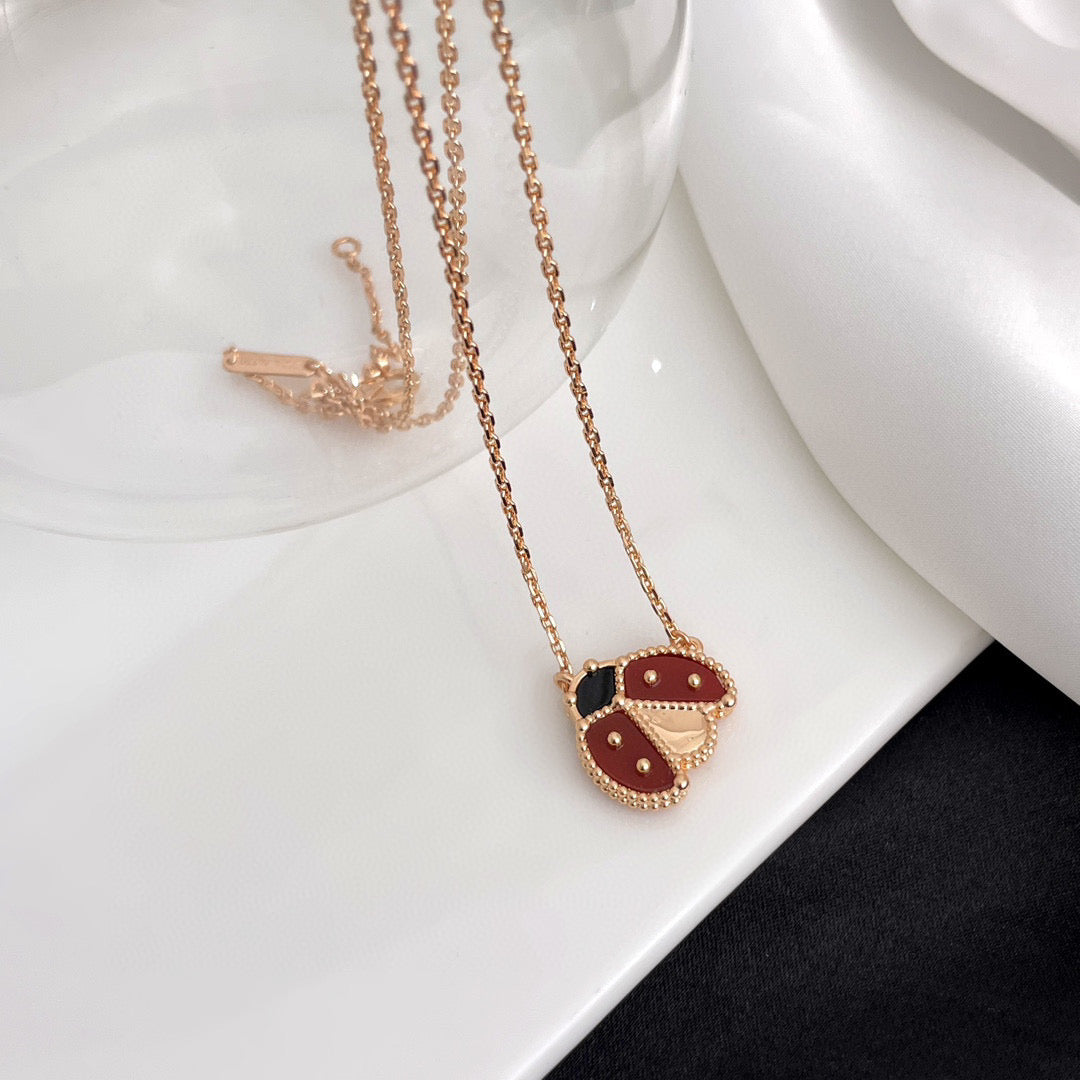 [Grace Jewelry]LUCKY  CARNELIANS LADYBUG NECKLACE