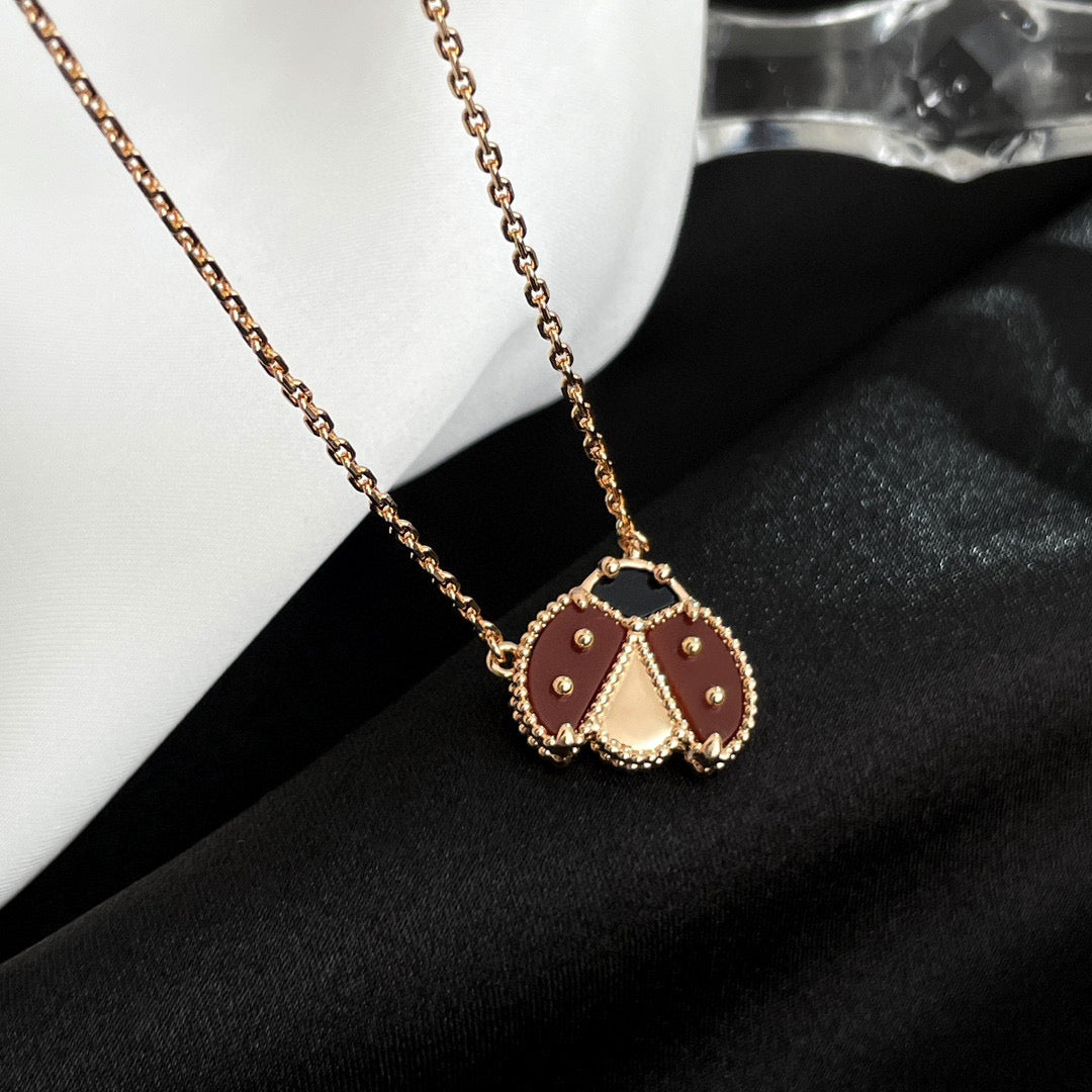 [Grace Jewelry]LUCKY  CARNELIANS LADYBUG NECKLACE