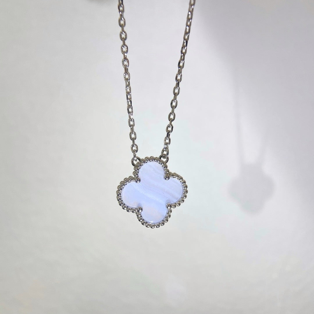 [Grace Jewelry]CLOVER 15MM BLUE CHALCEDONY NECKLACE SILVER