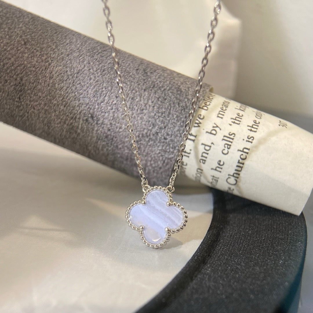 [Grace Jewelry]CLOVER 15MM BLUE CHALCEDONY NECKLACE SILVER