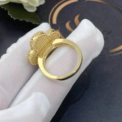 [Grace Jewelry]CLOVER WHITE MOP RING