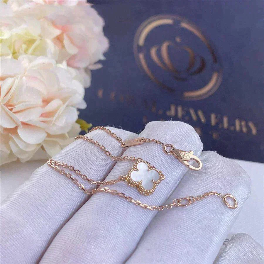 [Grace Jewelry]CLOVER WHITE MOP SINGLE FLOWER BRACELET