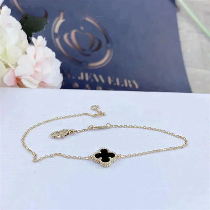 [Grace Jewelry]CLOVER ONYX SINGLE FLOWER BRACELET