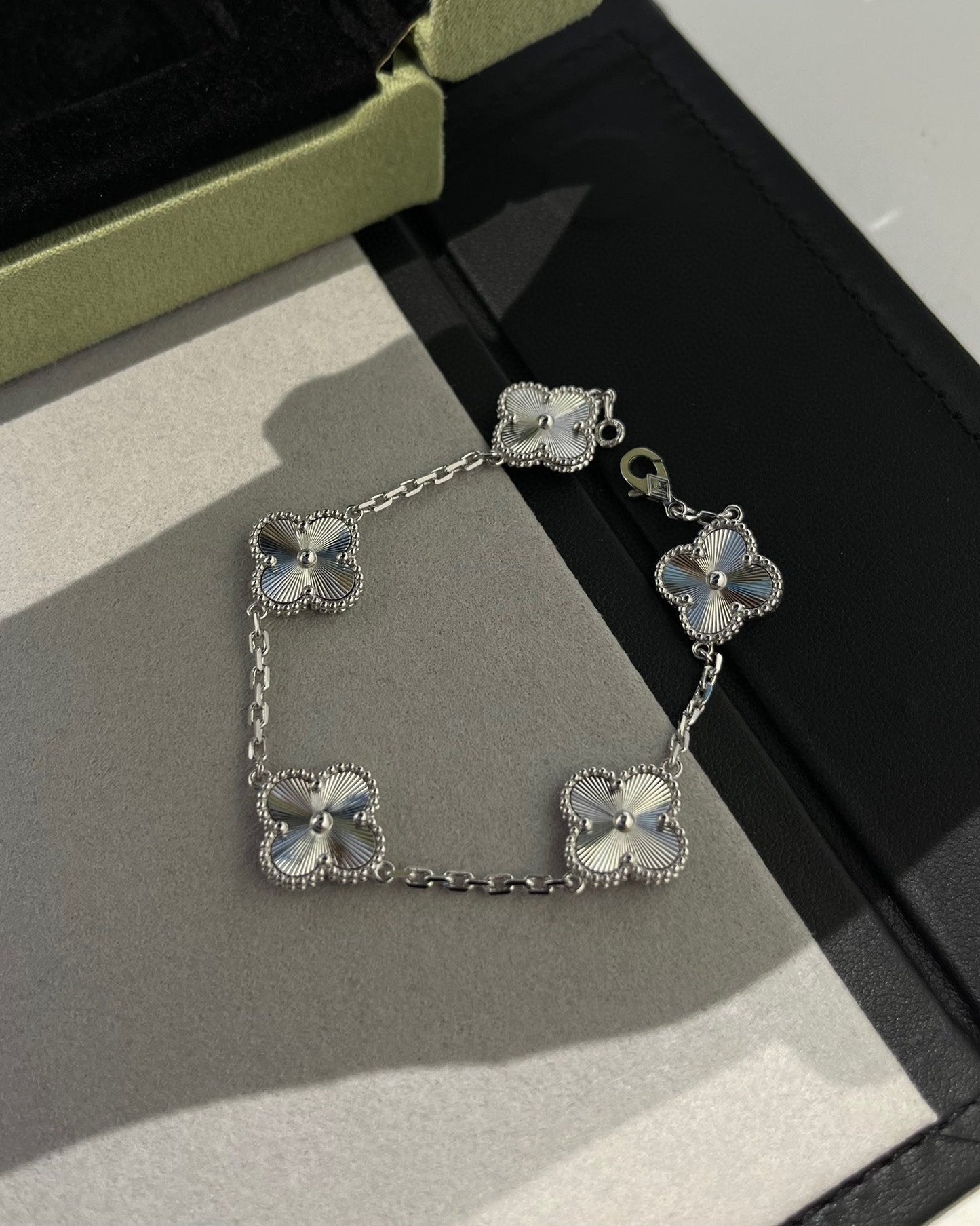 [Grace Jewelry]CLOVER SILVER 5 MOTIFS BRACELET